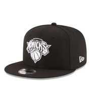 Black New York Knicks Basketball New Era Snapback Cap