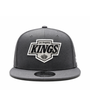 Front of New Era Los Angeles Kings Dark Graphite 9FIFTY Snapback Hat