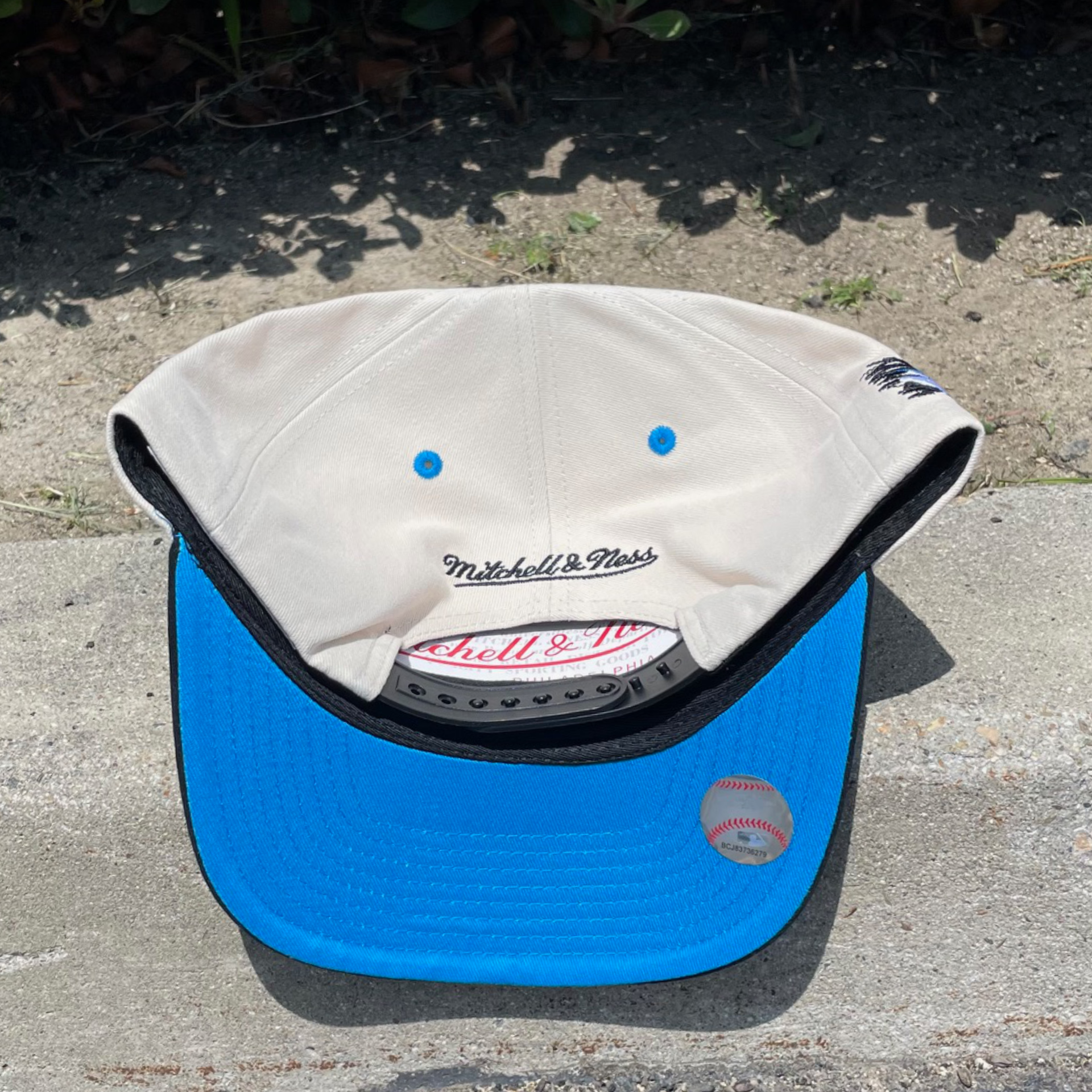 off white black toronto blue jays overspray pro pinch fit mitchell and ness snapback