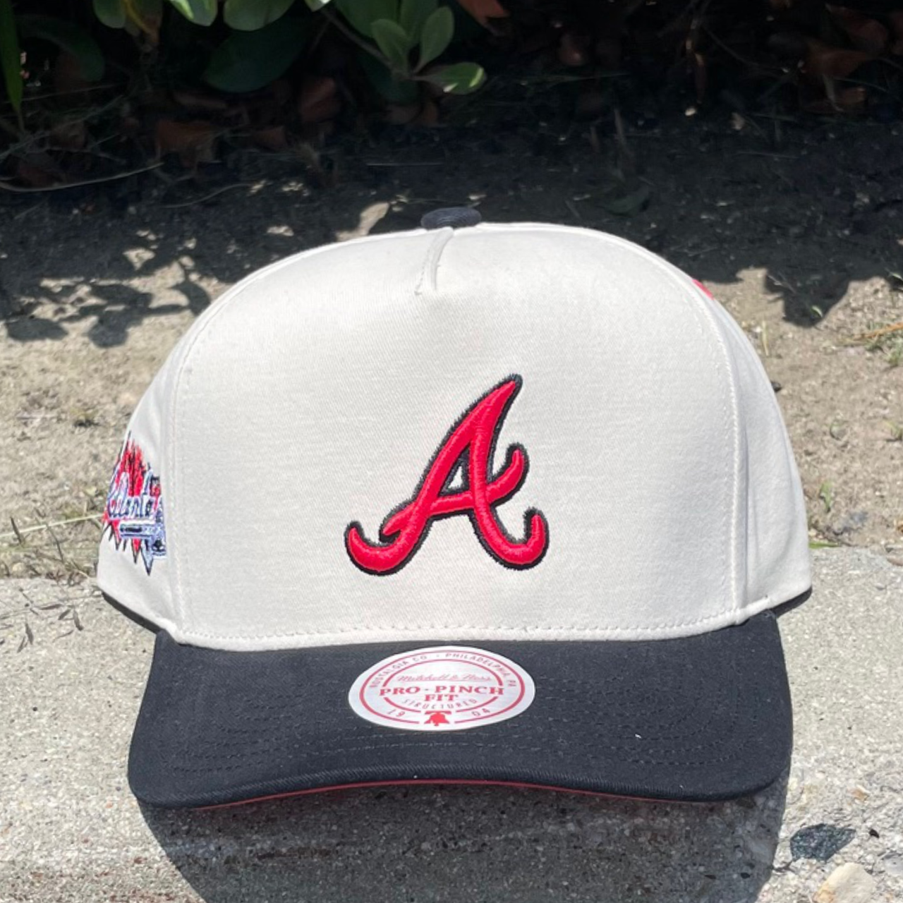 Mitchell & Ness Brand Atlanta Braves 5panel Off White and Black 2 Tone Front of Hat