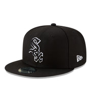 New Era Chicago White Sox Black White Outlined 9FIFTY Snapback Hat front angled view
