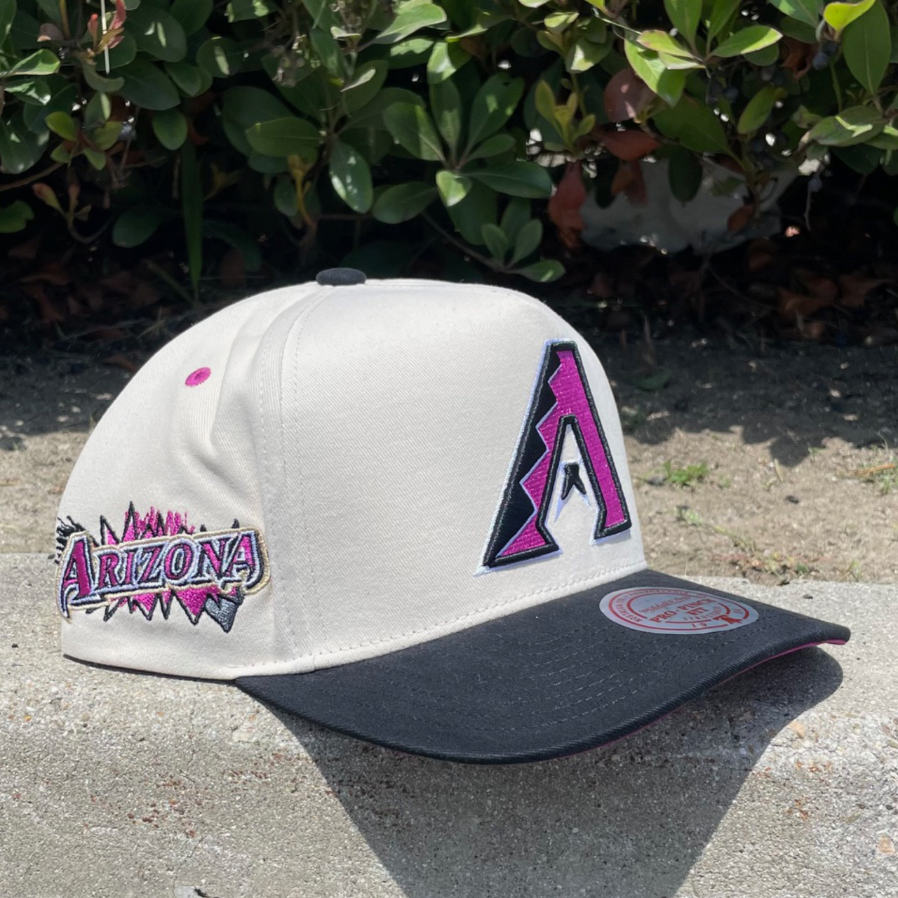 off white black arizona diamondbacks overspray pro pinch mitchell and ness snapback