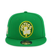 front view of New Era Los Boston Celtics Green Hardwood Classics 9FIFTY Snapback Hat