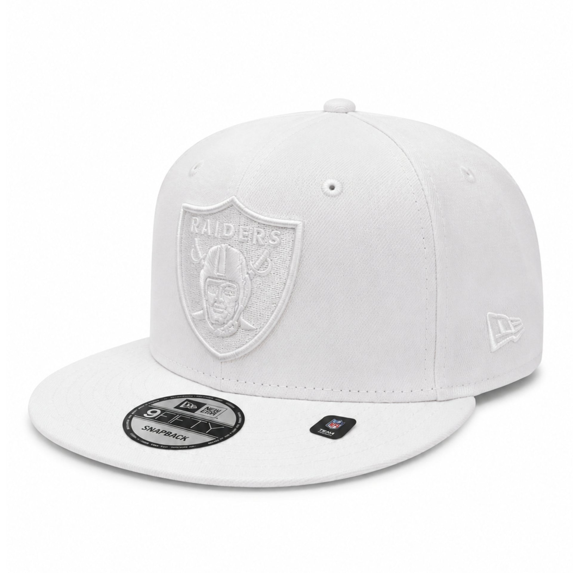 New Era Las Vegas Raiders White 9FIFTY Snapback Hat front angle view