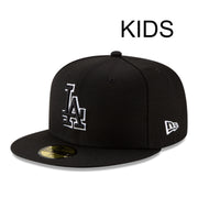 New Era Los Angeles Dodgers Black White Outline Kids 59FIFTY Fitted Hat front angled view
