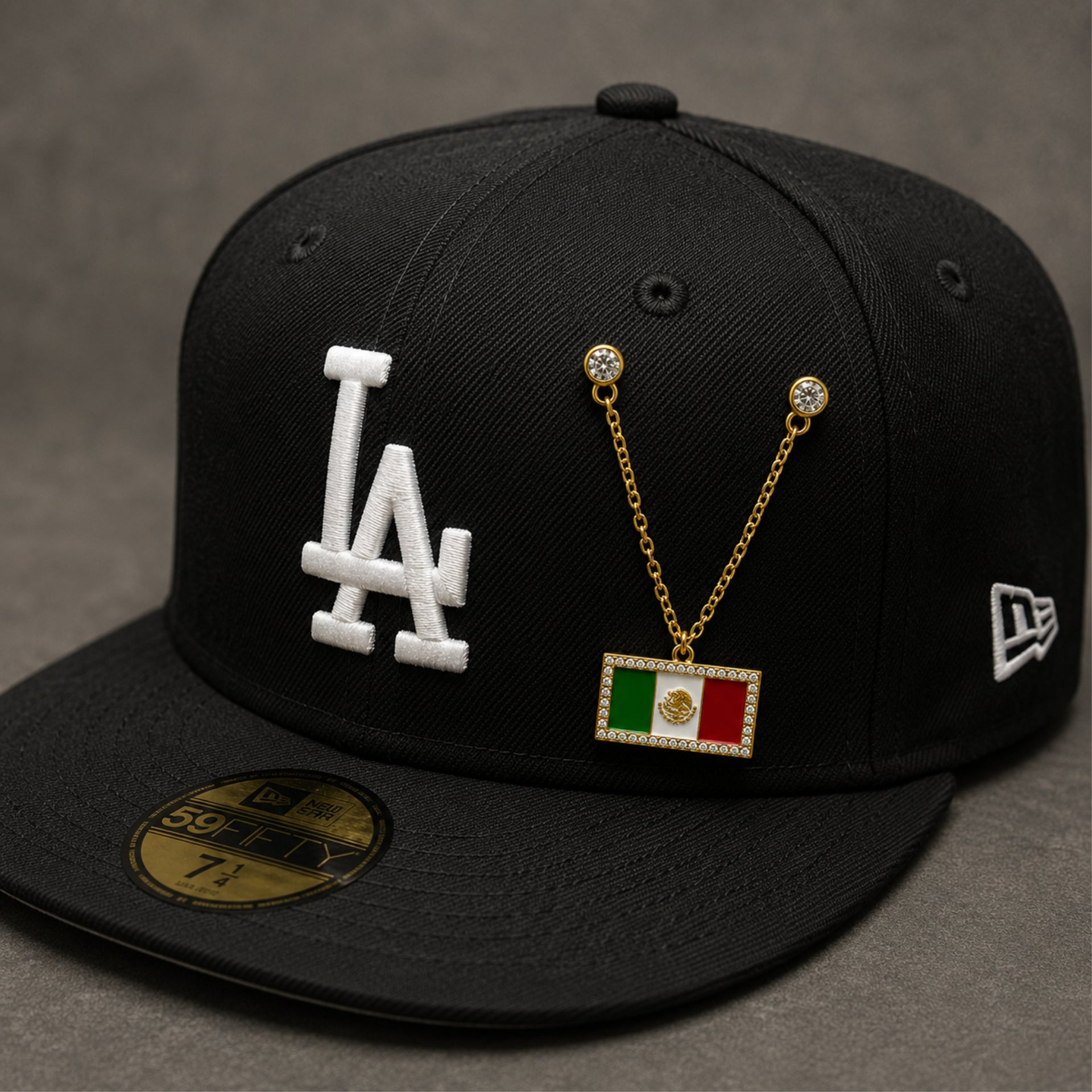 Mexico Flag Gold Chain Hat Pin with hat view