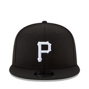 New Era Pittsburgh Pirates P Black White 9FIFTY Snapback Hat front view