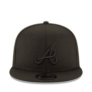 New Era Atlanta Braves Black on Black 9FIFTY Snapback Hat front view