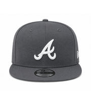 New Era Atlanta Braves Graphite 9FIFTY Snapback Hat front view