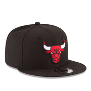 New Era Chicago Bulls Black 9FIFTY Snapback Hat front side view