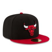 New Era NBA Chicago Bulls 59FIFTY Fitted Hat - Black/Red 2 Tone front right view