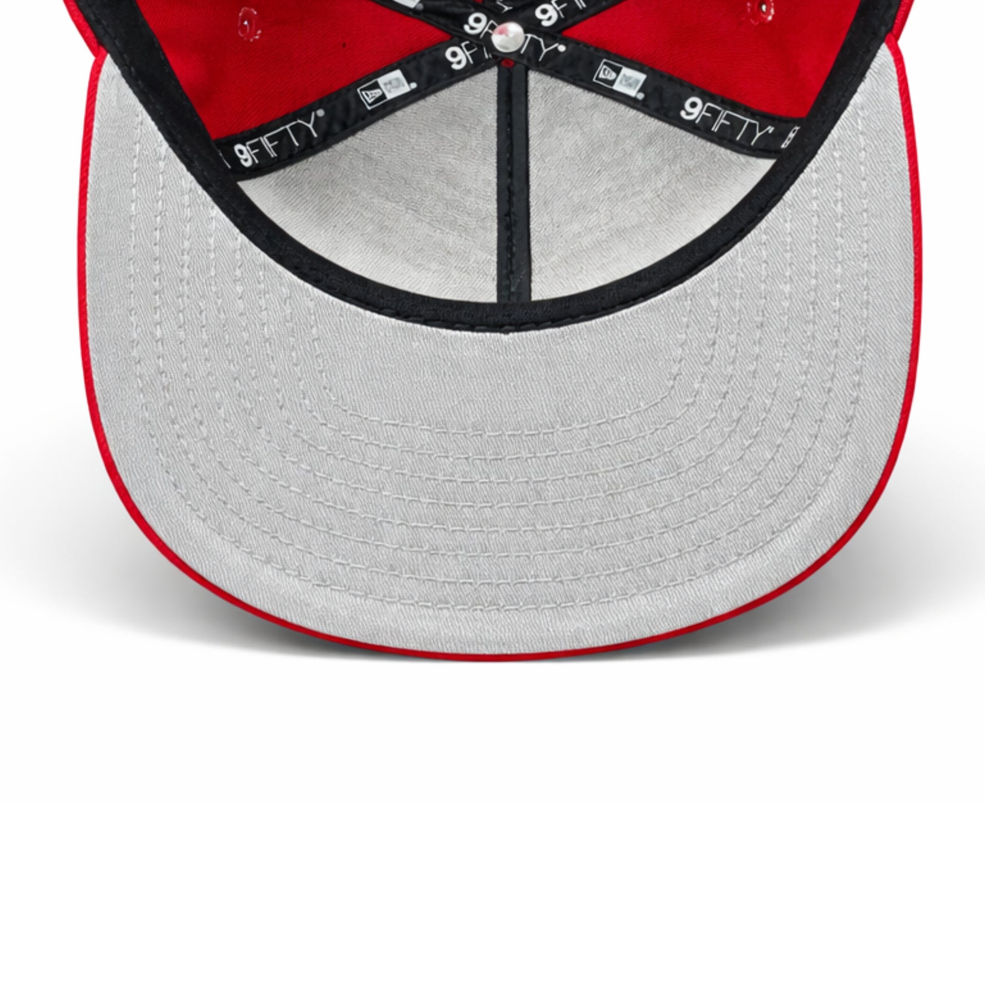 gray bottom of New Era Chicago White Sox 9FIFTY A-Frame Curved Snapback Hat - Red