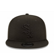 New Era Chicago White Sox Black on Black 9FIFTY Snapback Hat front view