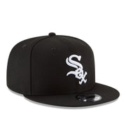 New Era Chicago White Sox Black White 9FIFTY Snapback Hat right view