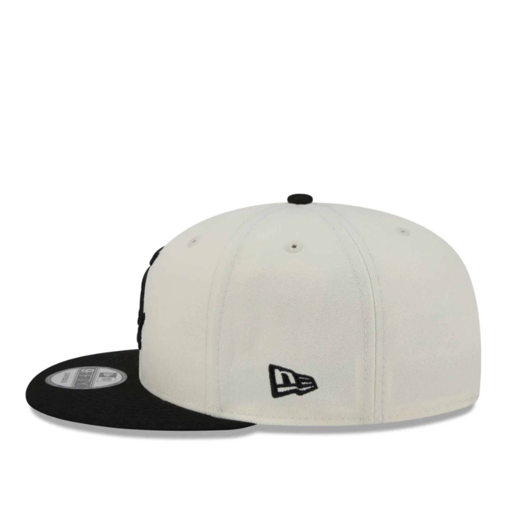 New Era Chicago White Sox Localized 9FIFTY Snapback Hat - Chrome/Black 2 Tone left side view