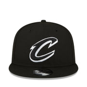 New Era Cleveland Cavaliers Black White 9FIFTY Snapback Hat front view
