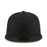 New Era Detroit Tigers Black on Black 59FIFTY Fitted Hat front view