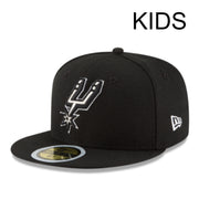 New Era Youth San Antonio Spurs Black 59FIFTY Fitted Hat front angle view