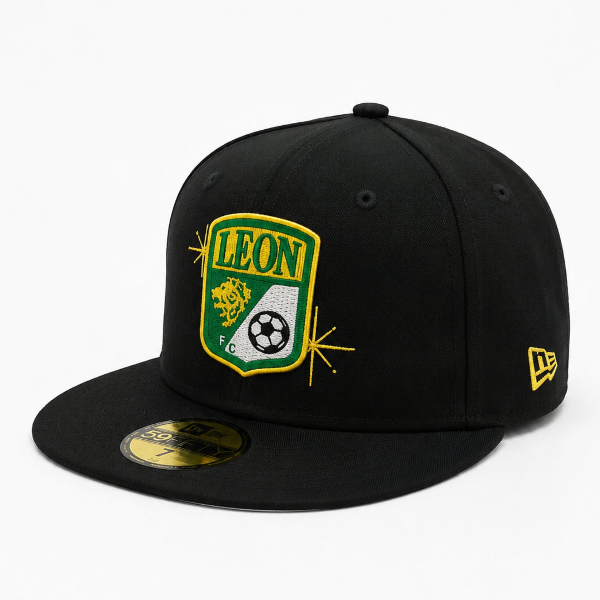 New Era Club León Black 59FIFTY Fitted Hat front left view