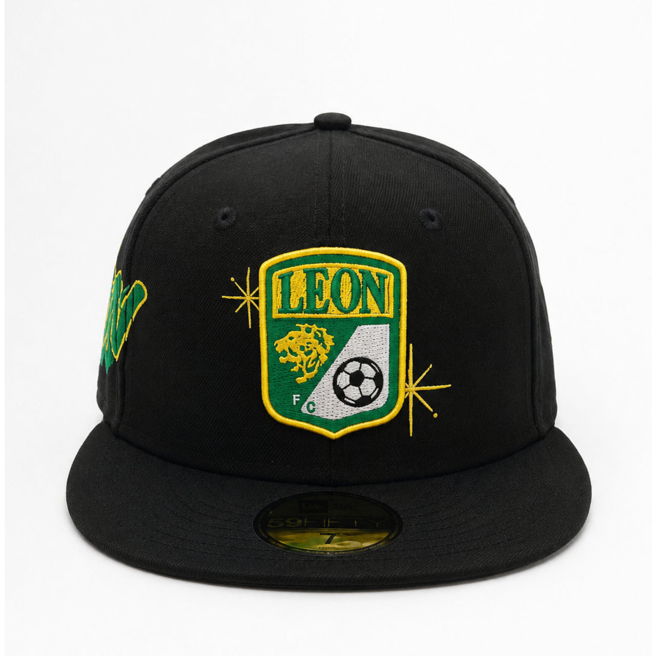 New Era Club León Black 59FIFTY Fitted Hat front view