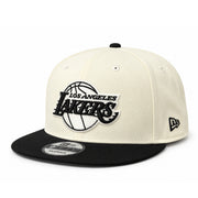 New Era Los Angeles Lakers 9FIFTY snapback hat in Chrome Black, made from 100% cotton with raised Lakers logo and flat black visor, main angle