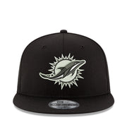New Era Miami Dolphins Black 9FIFTY Snapback Hat front view