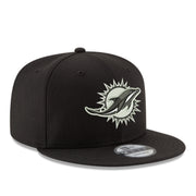 New Era Miami Dolphins Black 9FIFTY Snapback Hat right front view