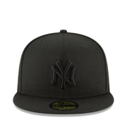 New Era New York Yankees Black on Black 59FIFTY Fitted Hat front view