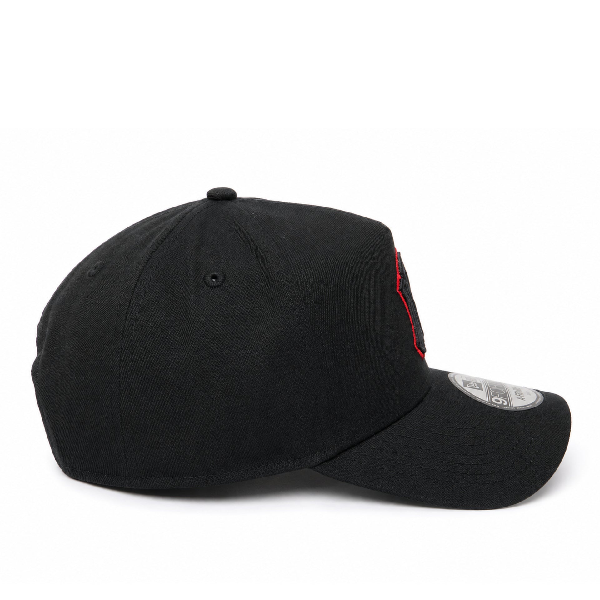 New Era New York Yankees Black Red Outlined 9FORTY A-Frame Snapback Hat right side view