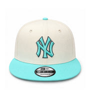 New Era New York Yankees Chrome/Mint 9FIFTY Snapback Hat front view