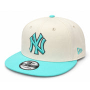 New Era New York Yankees Chrome/Mint 9FIFTY Snapback Hat front angled view
