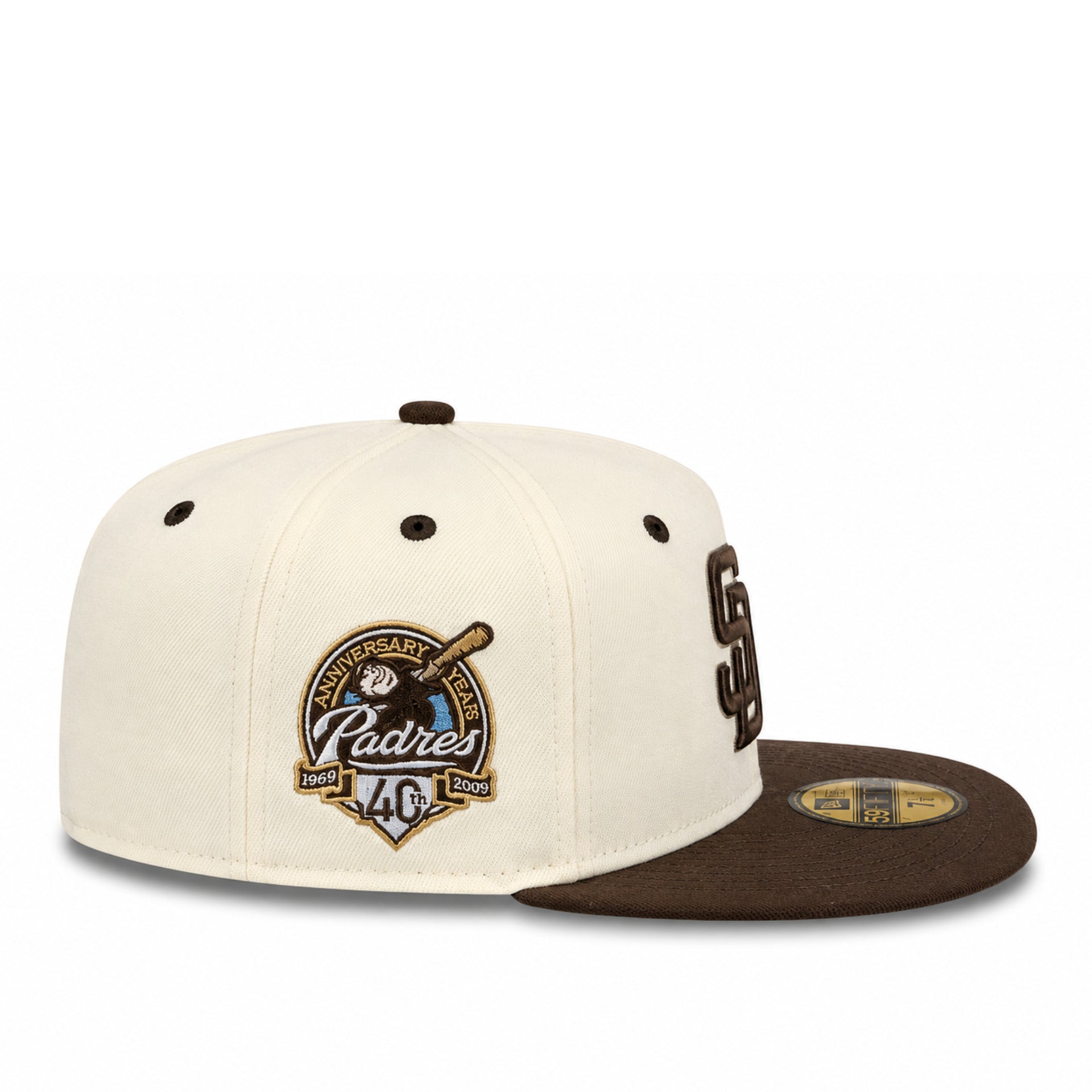 Two-tone baseball cap with san diego 40th anniversary  logo on a white background