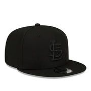 New Era St. Louis Cardinals Black on Black 9FIFTY Snapback front right angle view