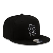 New Era St. Louis Cardinals Black White Outline 9FIFTY Snapback front right angle view