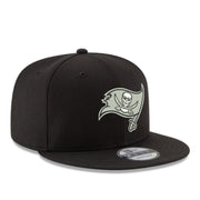 New Era Tampa Bay Buccaneers 9FIFTY Snapback Hat Black front right view