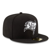 New Era Tampa Bay Buccaneers Black White 59FIFTY Fitted Hat front right view
