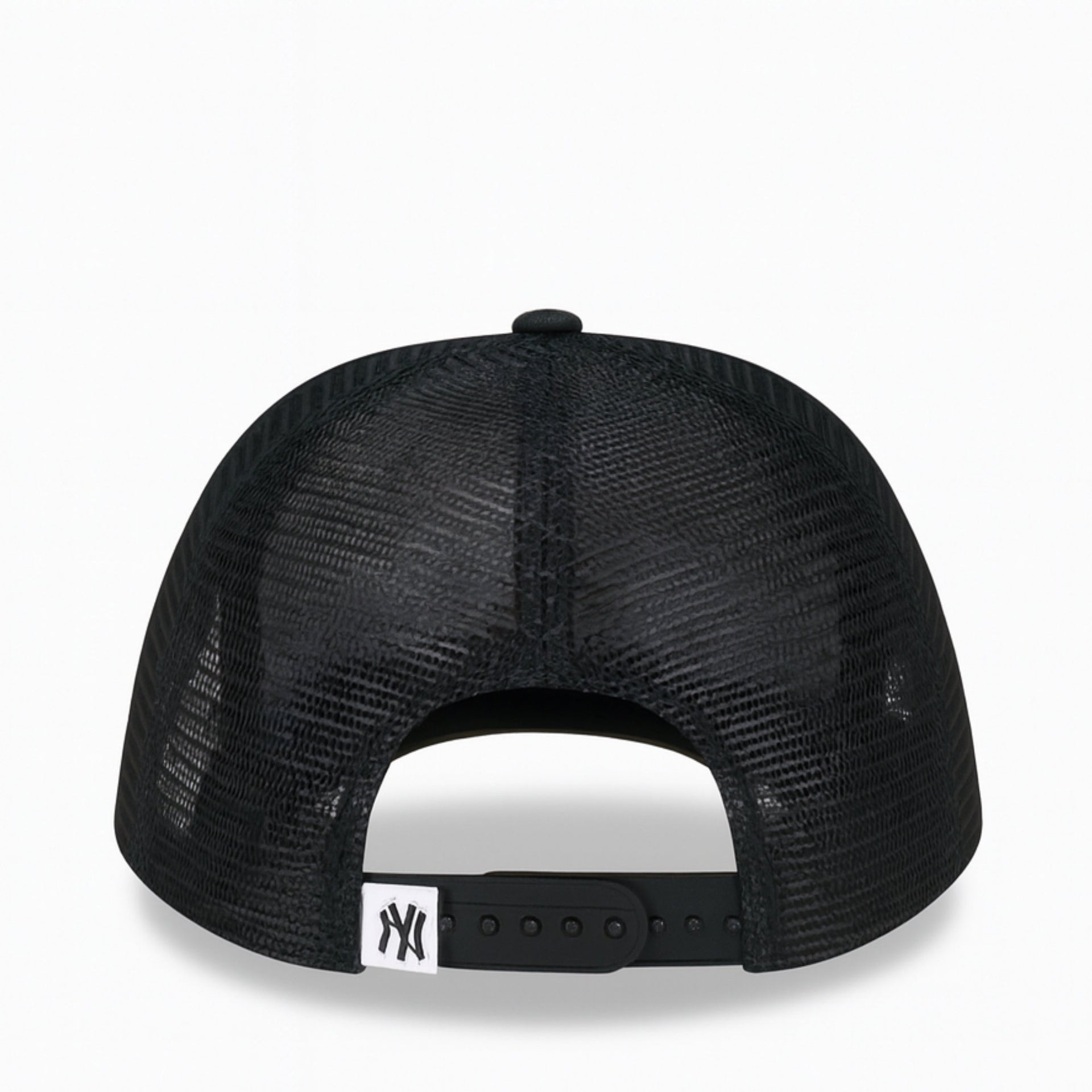 back of New Era New York Yankees Black Trucker 9FIFTY Snapback Hat