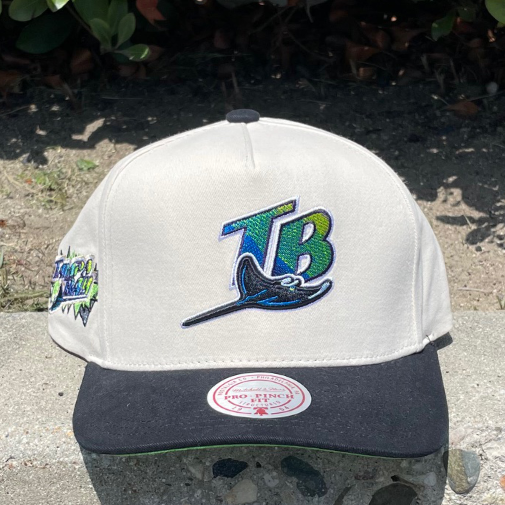 off white black tampa bay rays overspray pro pinch fit mitchell and ness snapback