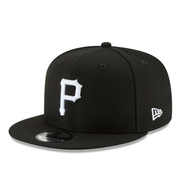 NewEra 9Fifty Pittsburgh Pirates P Black/White snapback cap.